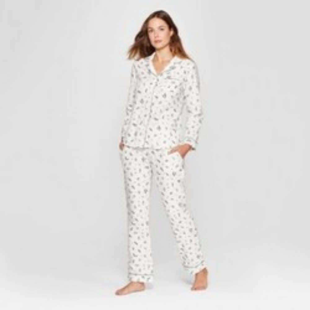 Women's Holly Berry Flannel Notch Collar Pajama